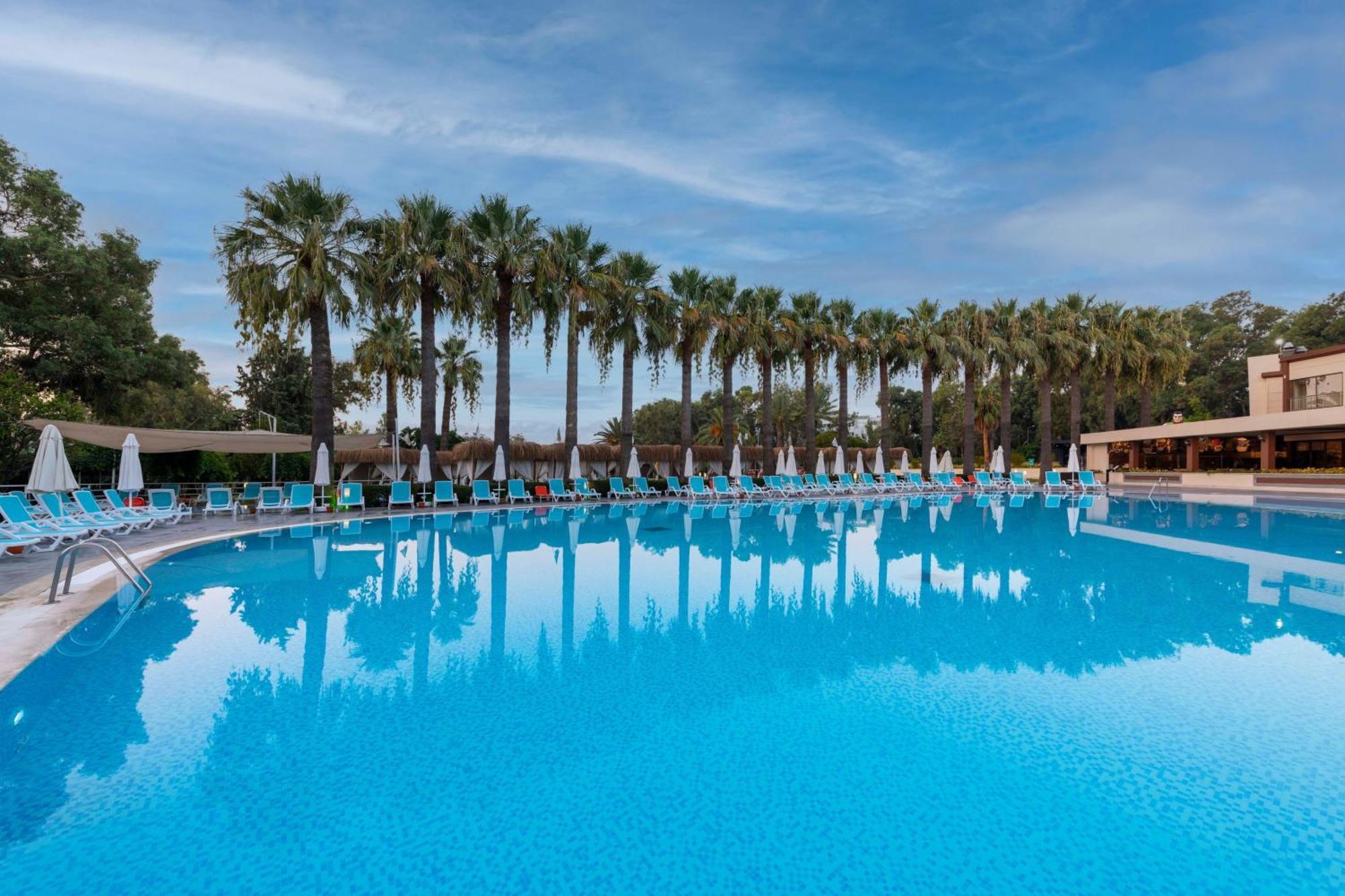 Hotel Asteria Collection Side